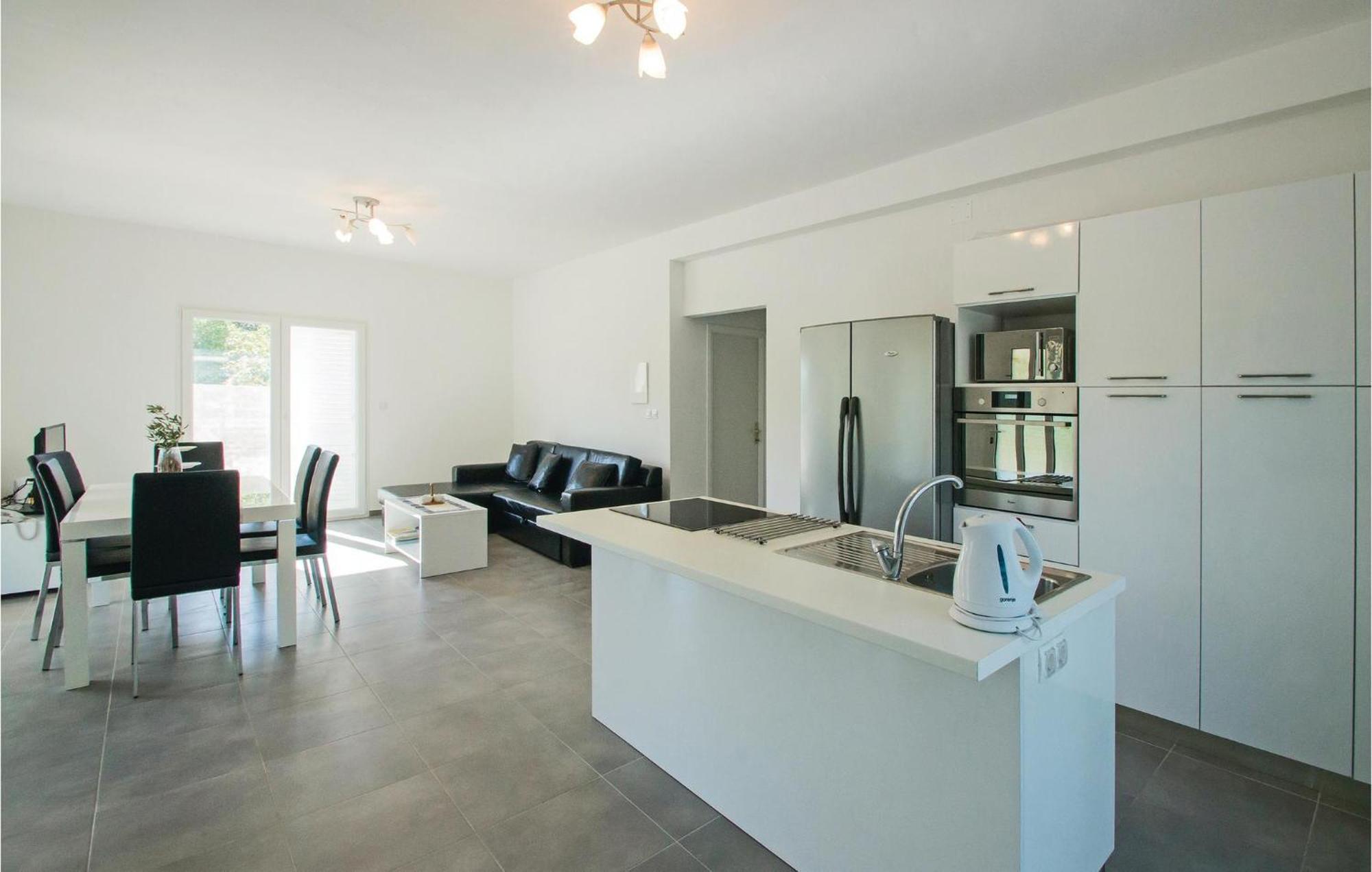 Stunning Apartment In Grscica With Kitchen Prižba Dış mekan fotoğraf